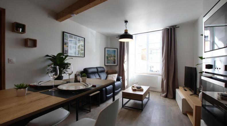 Le Saint Pierre Quartier Historique D'Oloron Sainte Marie Appartement Buitenkant foto
