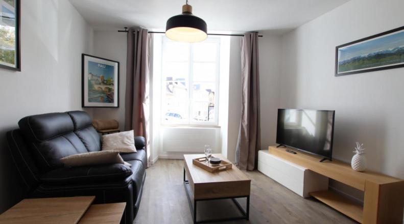 Le Saint Pierre Quartier Historique D'Oloron Sainte Marie Appartement Buitenkant foto