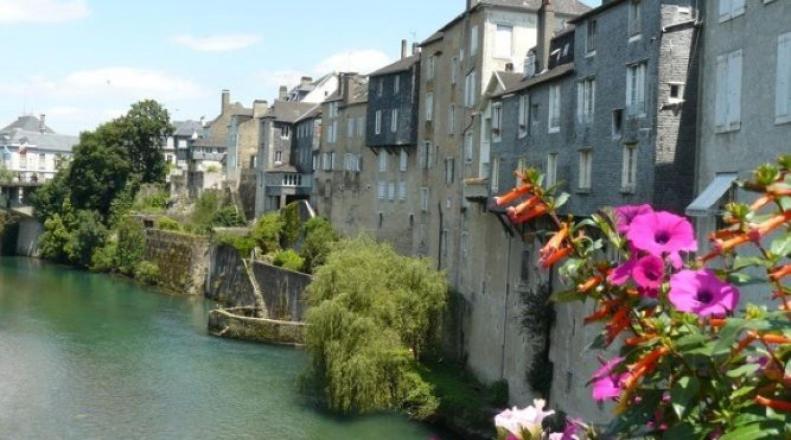 Le Saint Pierre Quartier Historique D'Oloron Sainte Marie Appartement Buitenkant foto